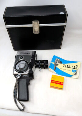 Yashica 8 EM reflex zoom 8mm movie camera w/ case and manual fast shipping